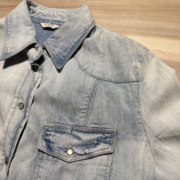 Guess Denim Western Shirt Womens S Light Wash Pearl Snap Button Down Vintage - Picture 8 of 13